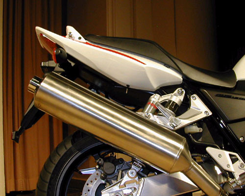 2003cb1300sf_muffler.jpg