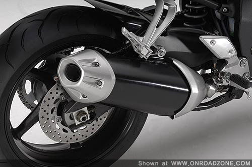 2006fzs1000_muffler.jpg