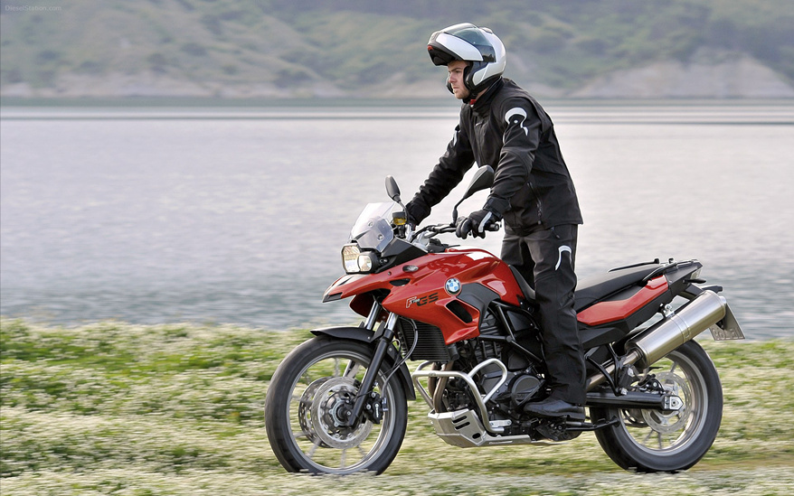 f700gs06.jpg