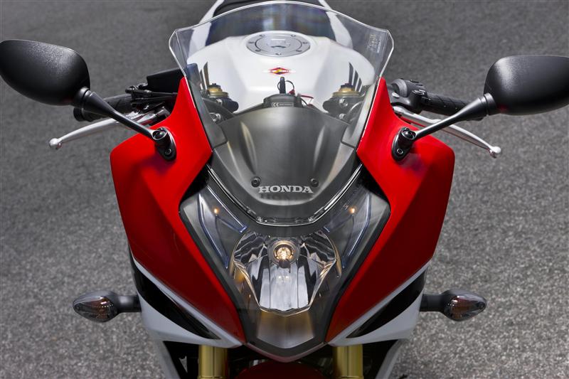 2011_cbr600f_headlamp.jpg