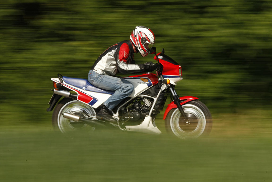 mvx250-02.jpg