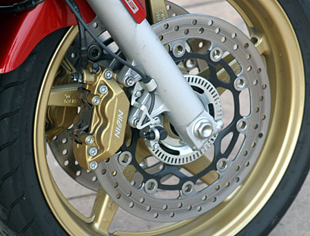 cb1300sb_fbrakeabs.jpg