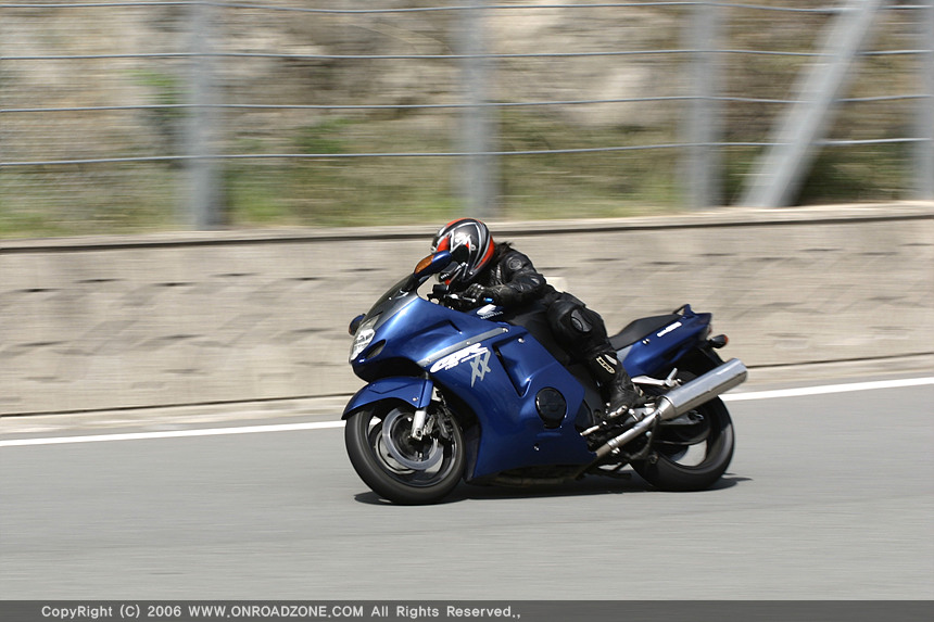 cbr1100xx_07.jpg