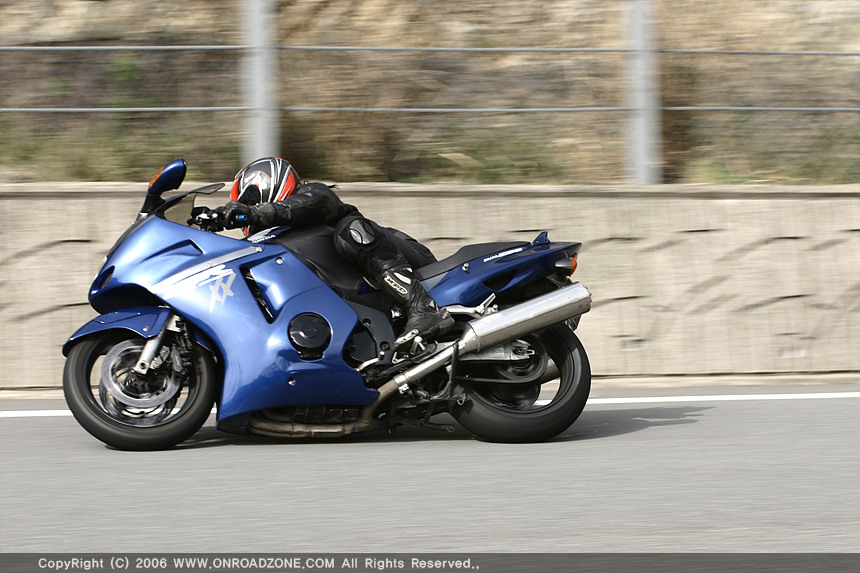 cbr1100xx_10.jpg