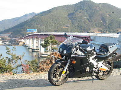 cbr400rr_2.jpg