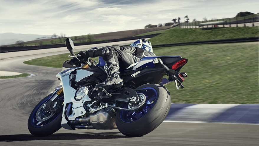 2015-yzf-r1-27.jpg